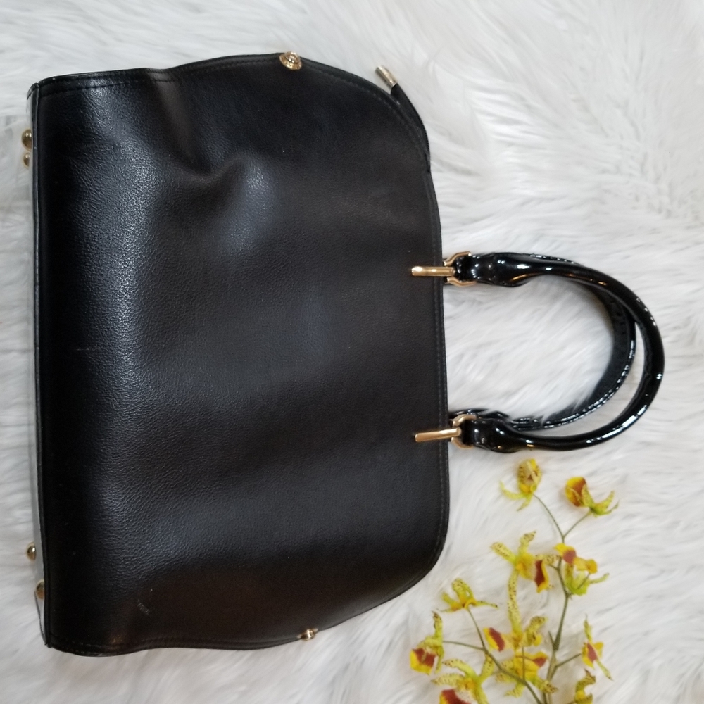FASHION LEATHER Black Handbag With Zipper Closure.... - Picture 6 of 17